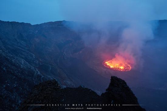 Lac de lave du volcan Nyiragongo